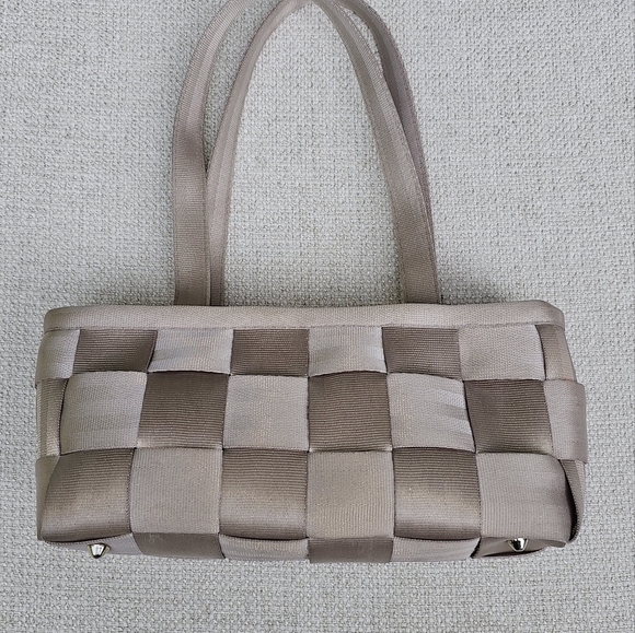 Harveys Tan Cream Color Seatbelt Bag Medium Size - Picture 3 of 10